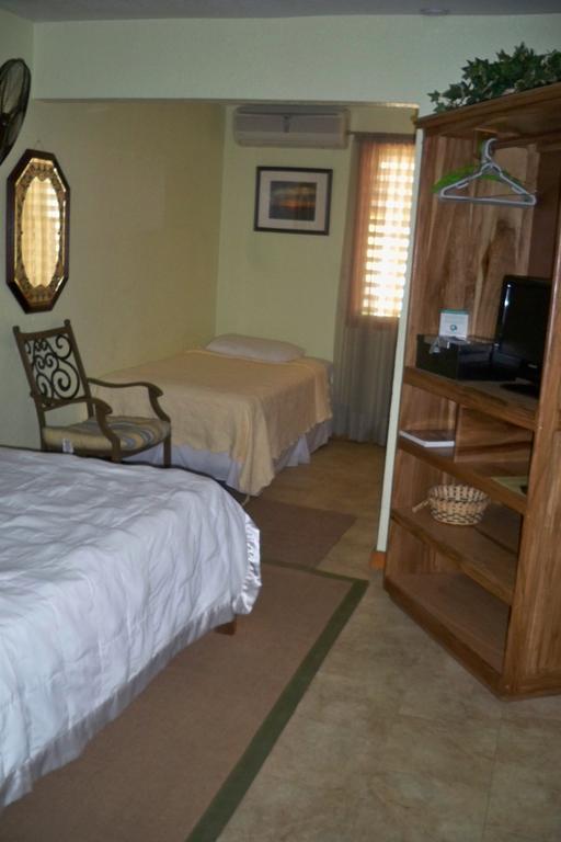 Alan'S Paradise Hotel Placencia الغرفة الصورة