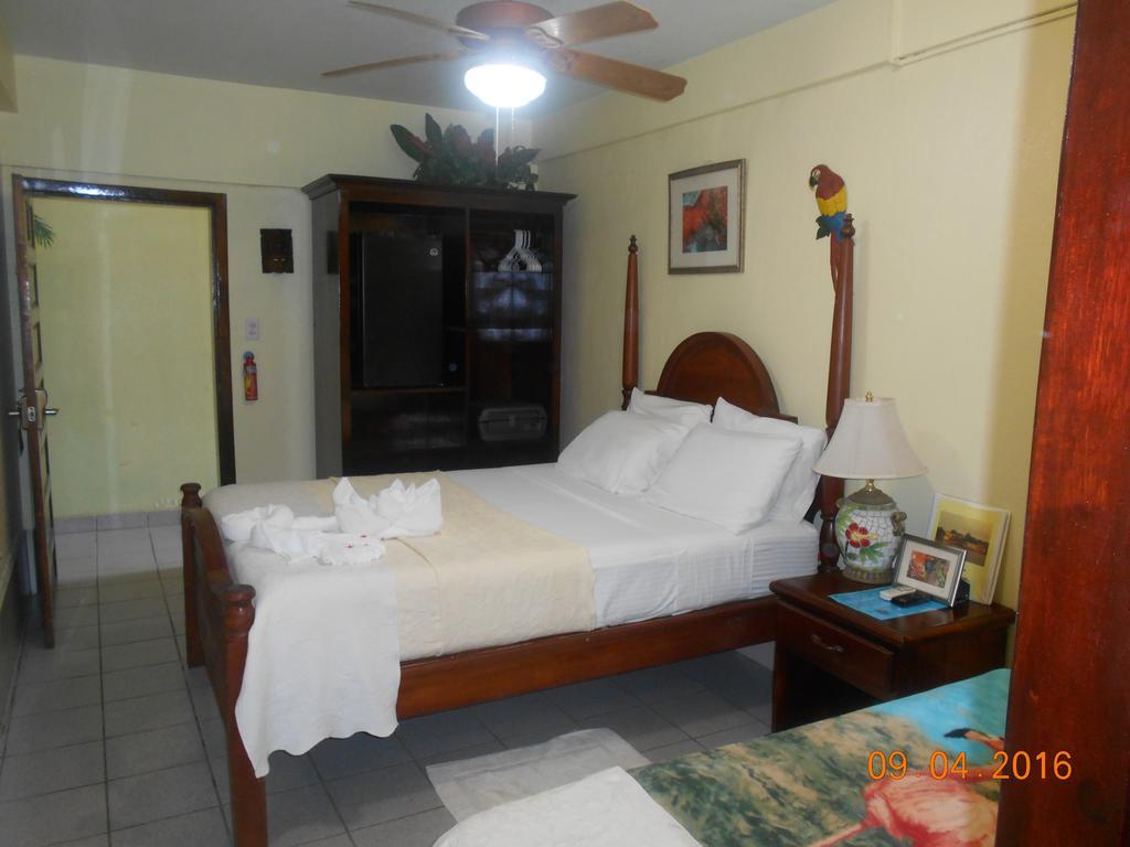 Alan'S Paradise Hotel Placencia المظهر الخارجي الصورة