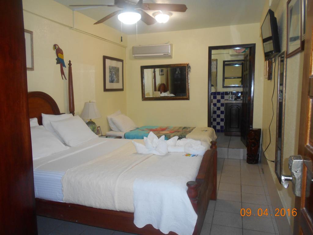 Alan'S Paradise Hotel Placencia المظهر الخارجي الصورة